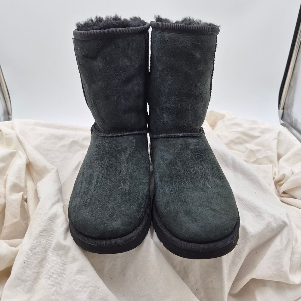 UGG Classic Tall II Boot Black bootie shearling women's size 8